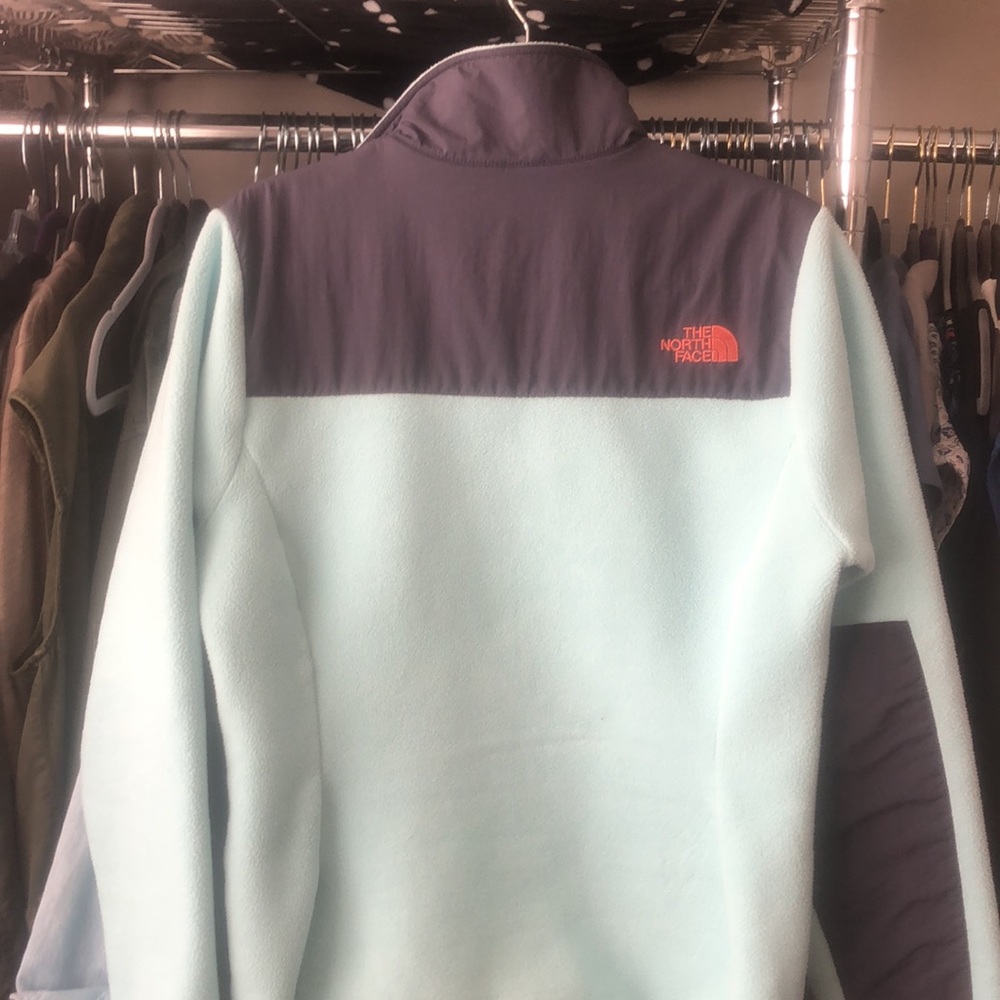 Beautiful North Face Jacket - Picture 5 of 6